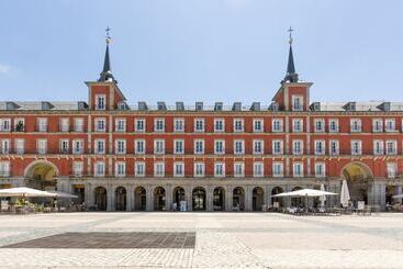 هتل Pestana Plaza Mayor Madrid