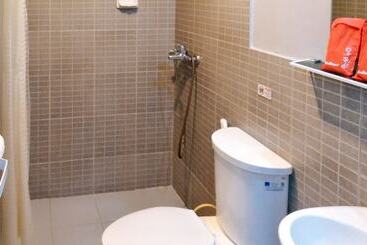 Reddoorz Plus New Era Budget Hotel Mandaue Former Reddoorz Plus Near Uv Mandaue Cebu