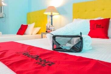 Reddoorz Plus New Era Budget Hotel Mandaue Former Reddoorz Plus Near Uv Mandaue Cebu