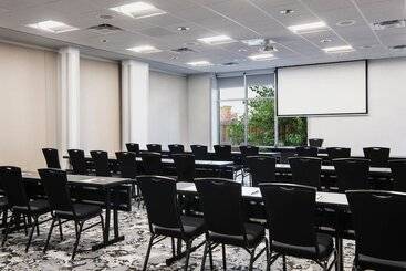 هتل Residence Inn By Marriott Winnipeg