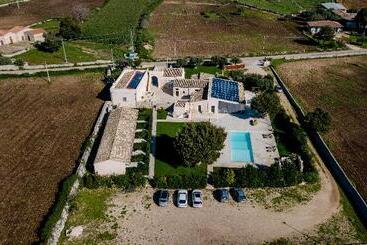 هتل Stacci Rural Resort