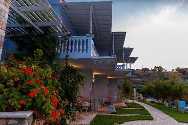 هتل Sunny Place Resort
