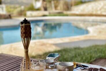 هتل Sunny Place Resort