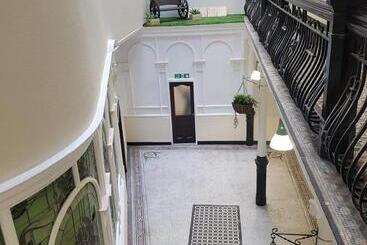 هتل Terlon Apartments