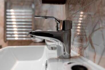 هتل Terlon Apartments