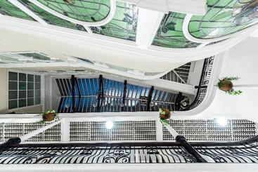 هتل Terlon Apartments