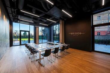 هتل The Bridge Wroclaw  Mgallery