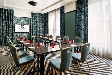 The Candler Hotel Atlanta, Curio Collection By Hilton