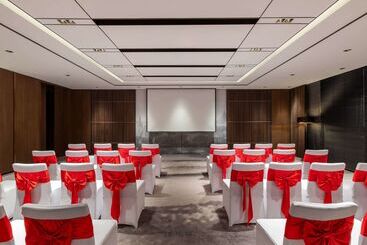 هتل Wyndham Grand Yangon
