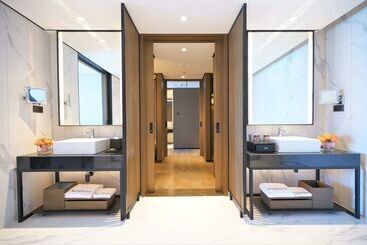 هتل Wyndham Grand Yangon