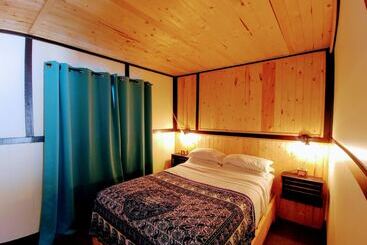 فندق على الطريق Dwight Riverside Inn