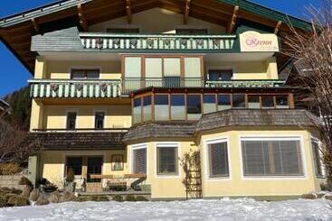 پانسیون Landhaus Krenn