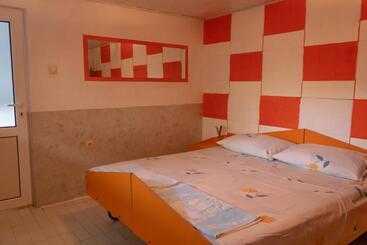 پانسیون Rooms Molabeciri