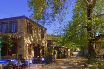 پانسیون Zeushan Kucuk Otel
