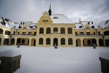 Rubezahl Marienbad Luxury Historical Castle Hotel & Golf   Castle Hotel Collection
