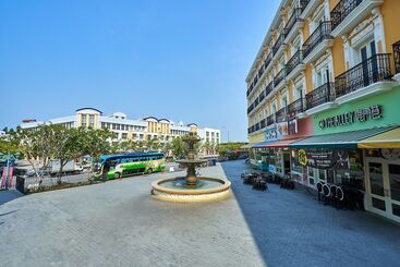 The Platinum Hotel & Suites