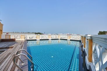 The Platinum Hotel & Suites
