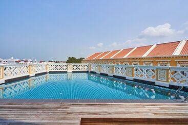 The Platinum Hotel & Suites