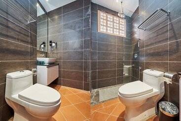 The Platinum Hotel & Suites