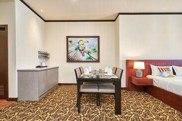 The Platinum Hotel & Suites