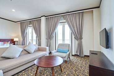 The Platinum Hotel & Suites