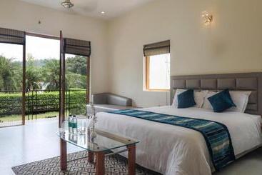 تختخواب و صبحانه Corbett Panorama Resort