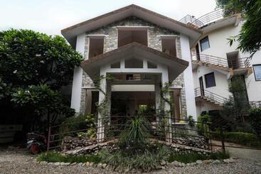 تختخواب و صبحانه Corbett Panorama Resort