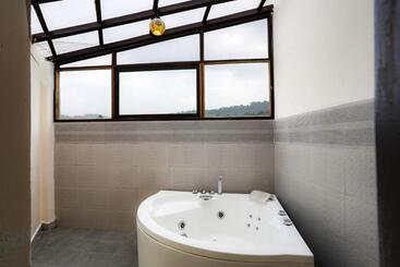 تختخواب و صبحانه Corbett Panorama Resort
