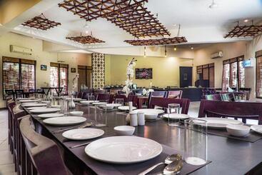 تختخواب و صبحانه Corbett Panorama Resort