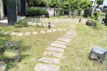 تختخواب و صبحانه Lu He Feng Homestay