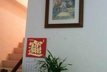 تختخواب و صبحانه Lu He Feng Homestay