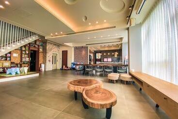 تختخواب و صبحانه Wo Club Hall