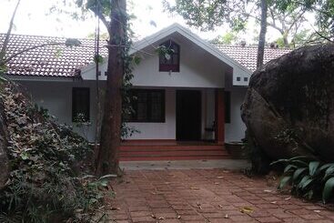 منتجع Edakkal Hermitage