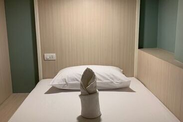 هتل Busket Hostel