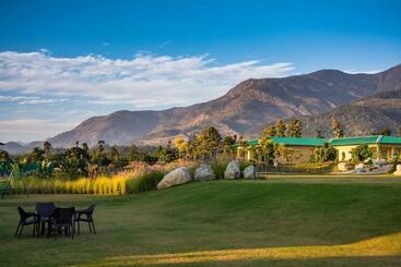 هتل Corbett The Baagh Spa & Resort