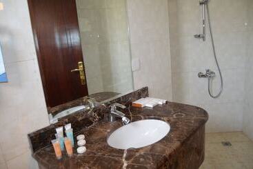 هتل Diamond Suites