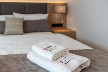هتل Meta Apartments
