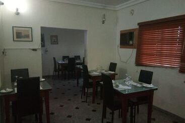 هتل Neocourts