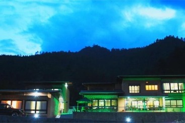 هتل Soenam Tsokhang Resort