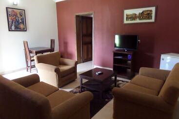 هتل The Town House