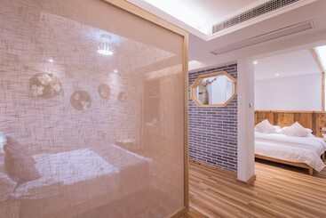 هتل Wuyishan Old Street Sen Live British Inn