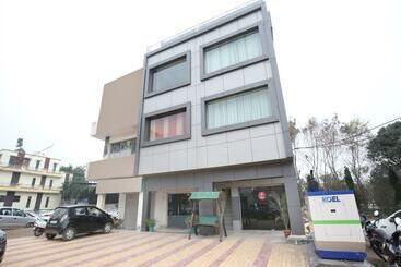 Oyo 16443 Hotel Jb
