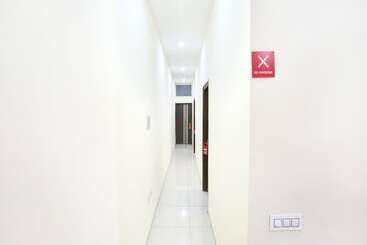 Oyo 16443 Hotel Jb