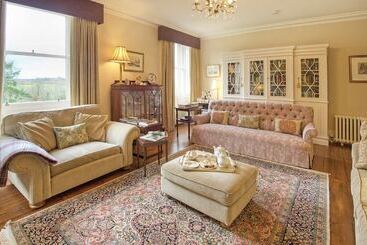Preston House B&b