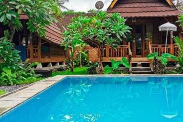 تختخواب و صبحانه Halumba Eco Villa Bali