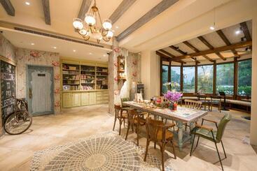 تختخواب و صبحانه R&j Guesthouse