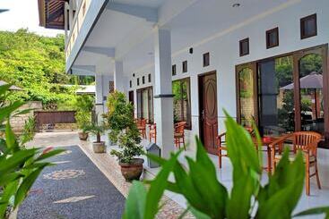 تختخواب و صبحانه Serangan Inn Mimba