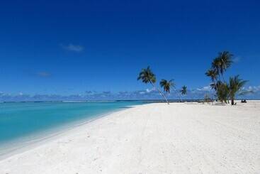 تختخواب و صبحانه The Sunrise Huraa