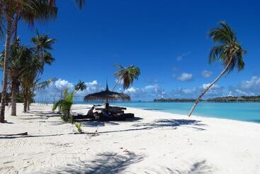 تختخواب و صبحانه The Sunrise Huraa