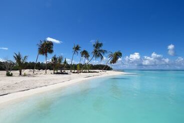 تختخواب و صبحانه The Sunrise Huraa